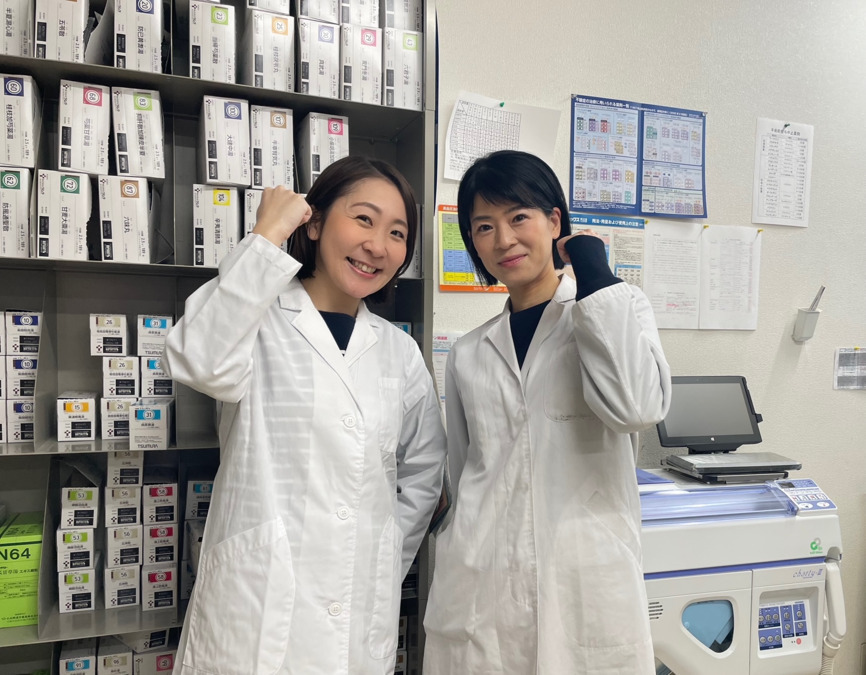 フラワー薬局 中村橋千川通り店（薬剤師の求人）の写真2枚目：互いにサポートしながら働くチームワークの良さが魅力です。