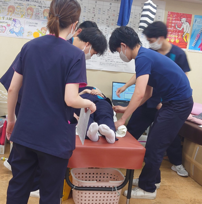 あやせ駅前整形外科・内科（医療事務/受付の求人）の写真13枚目：救急対応の研修会