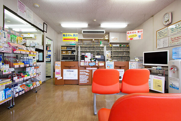 あけぼの薬局　高津店（薬剤師の求人）の写真2枚目：あけぼの薬局　高津店の内観