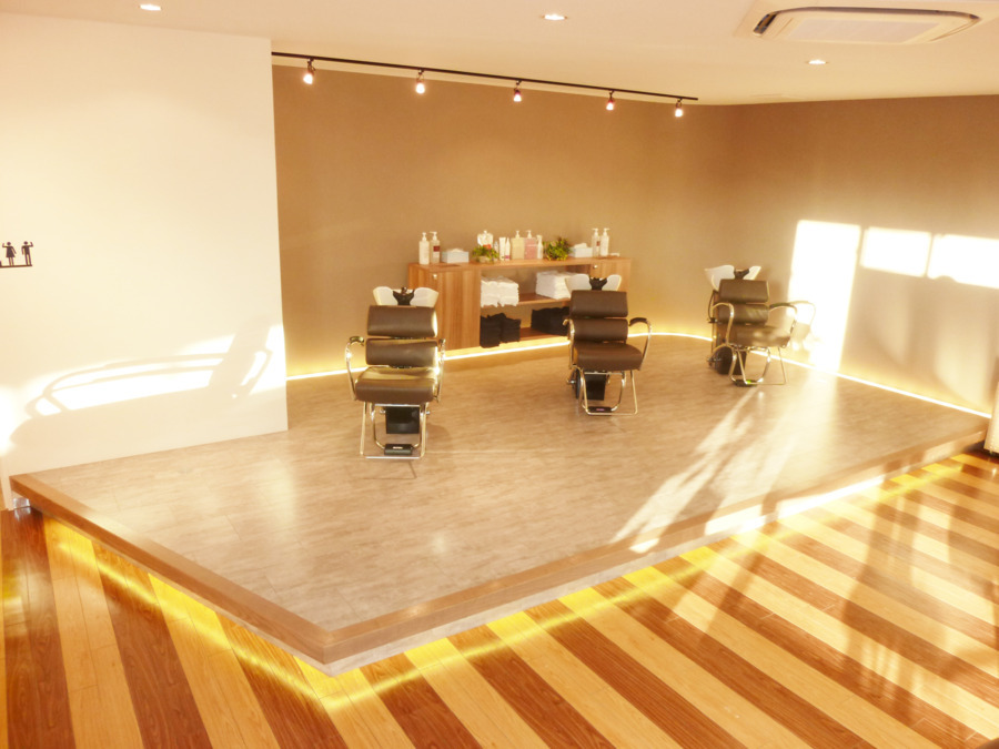 美容室SALONS 丸亀土器店の写真5枚目：