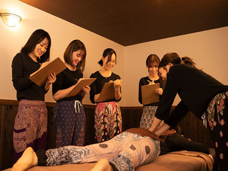 asian relaxation villa 北名古屋店の写真4枚目：施術を学べる充実した研修もあります