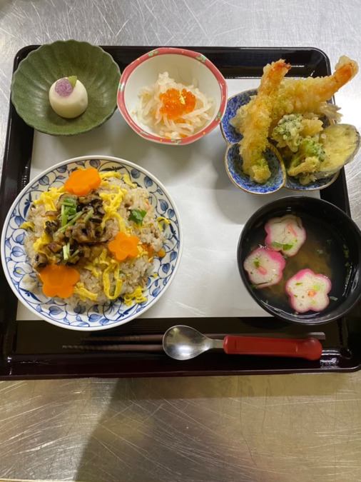 特別養護老人ホーム三滝苑（管理栄養士/栄養士の求人）の写真3枚目：行事食です。敬老の日、父母感謝会ではご家族をお招きしお食事会をします。