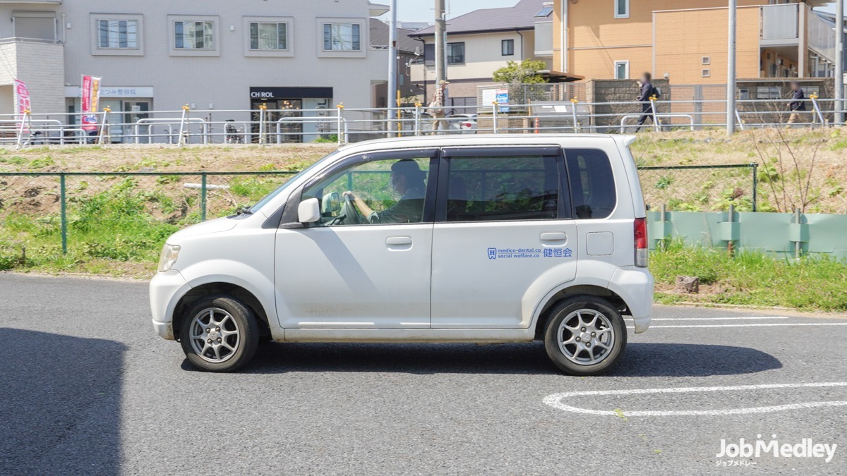 東海神歯科（歯科衛生士の求人）の写真9枚目：訪問車