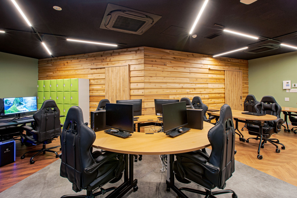 Diverse Work足立梅田【2025年06月オープン】（サービス管理責任者の求人）の写真2枚目：2025年4月オープンの新店舗。キレイで働きやすい環境が整っています。