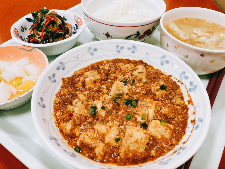 クラシックレジデンス江戸川台の写真14枚目：食事が自慢の施設です！！　麻婆豆腐