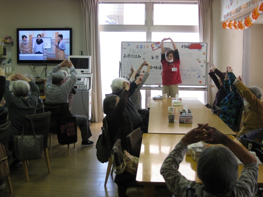 社会福祉法人札幌蒼生会栄町デイサービスセンターの写真3枚目：昼食前の嚥下体操