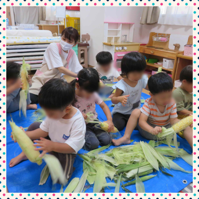星のおうち新松戸の写真6枚目：とうもろこしの皮剥き