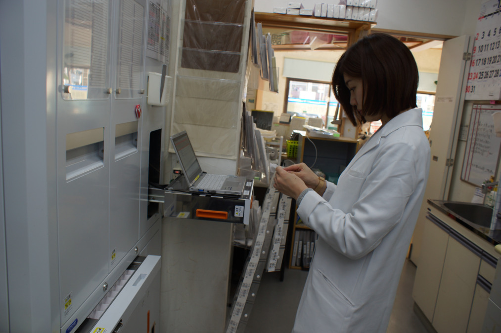 いずみ薬局（薬剤師の求人）の写真7枚目：自動分包機での一包化調剤