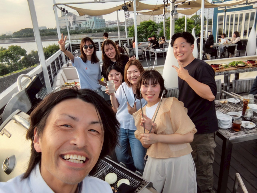 医療法人社団よしの歯科クリニック（歯科医師の求人）の写真3枚目：スタッフ全員仲がいいです。とても働きやすく、一緒に成長できる環境が整っています。