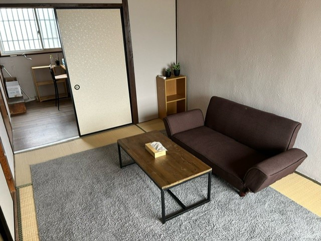 株式会社マルヨシ佐藤（サービス提供責任者の求人）の写真4枚目：休憩、待機室は事務所２Fにあります。自由に使ってください！！