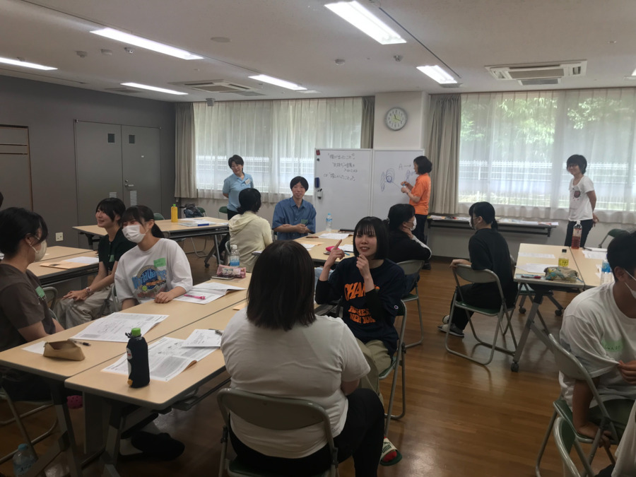児童養護施設びっきの写真17枚目：びっきホールでの研修風景です。みなさん楽しそう～
