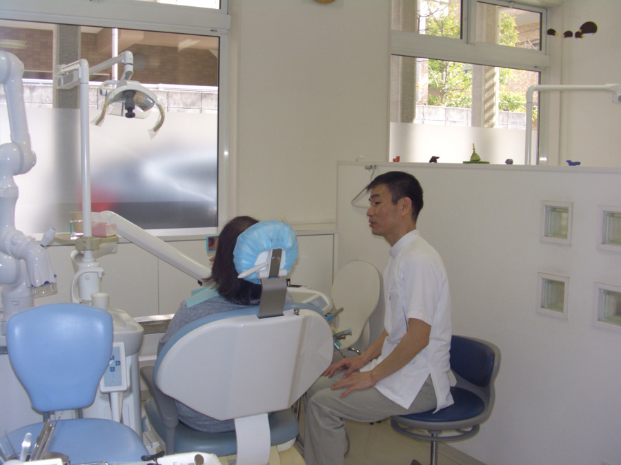 田中歯科（歯科衛生士の求人）の写真6枚目：一人ひとりの患者様に十分な時間を取って丁寧な治療を行います
