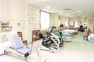 三春デイサービス機能訓練センターの写真2枚目：送迎から入浴、機能訓練までトータルにサポートしています