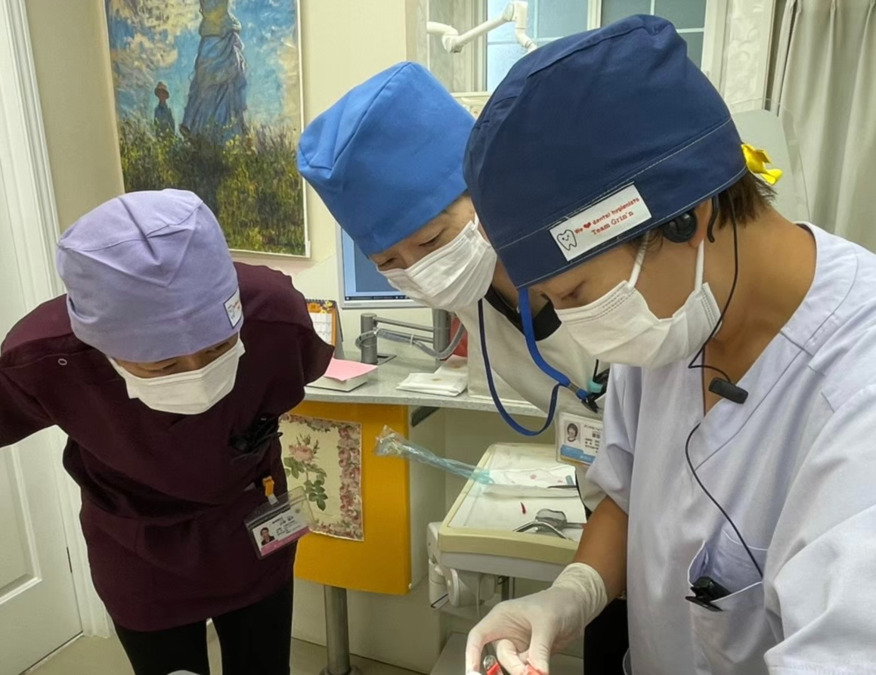 幸町歯科口腔外科医院（歯科衛生士の求人）の写真5枚目：相互練習をしたり、一緒にスキルアップをします！