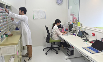 野間薬局 星見ヶ丘店（薬剤師の求人）の写真3枚目：野間薬局 星見ヶ丘店の受付