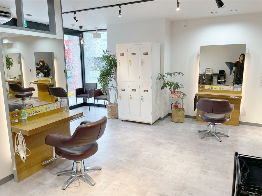 美容室SALONS 茨木中津店の写真7枚目：