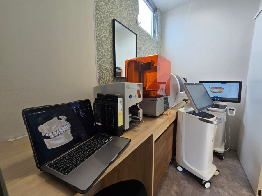 フォーエバーデンタルクリニック(歯科技工士の求人)の写真2枚目: