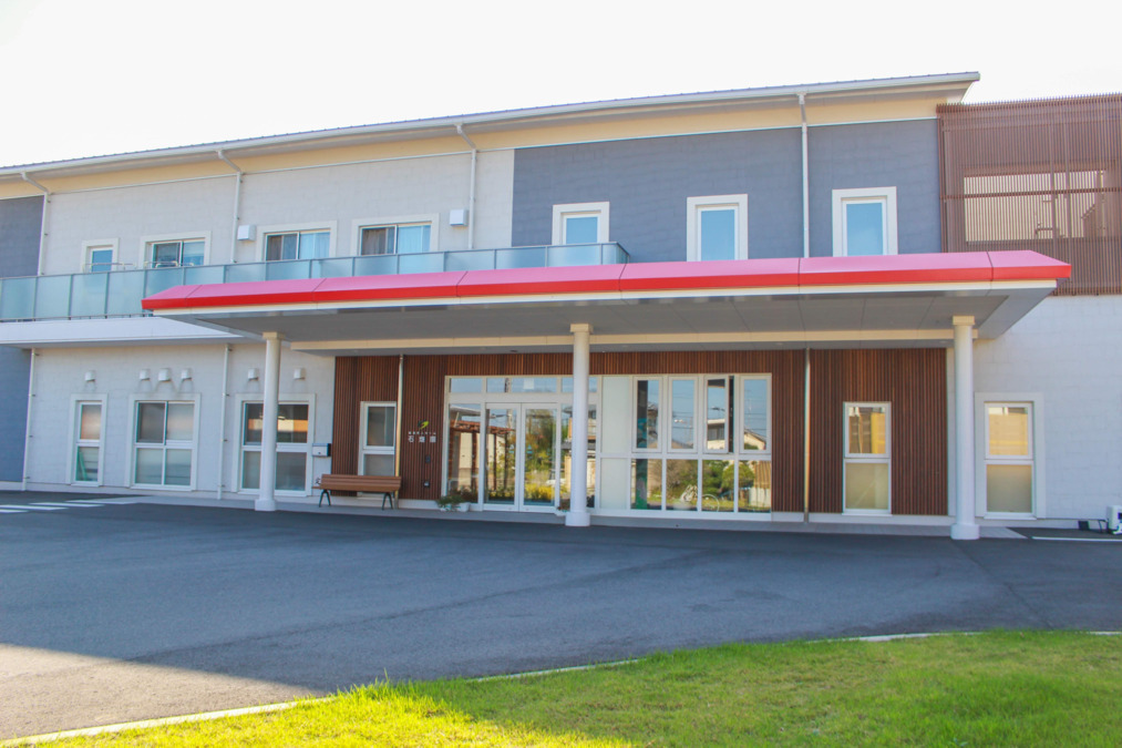 特定施設入居者生活介護養護老人ホーム 石燧園（介護職/ヘルパーの求人）の写真1枚目：