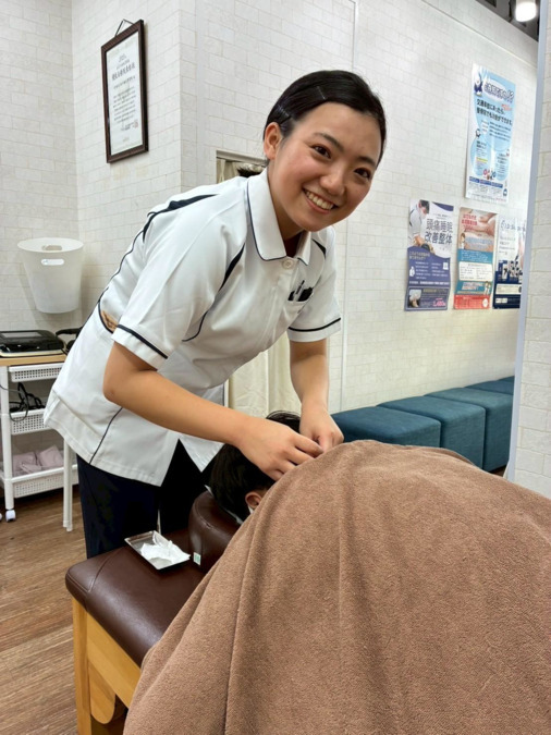 吹田はぴねす整骨院（鍼灸師の求人）の写真6枚目：女性鍼灸師活躍中！！