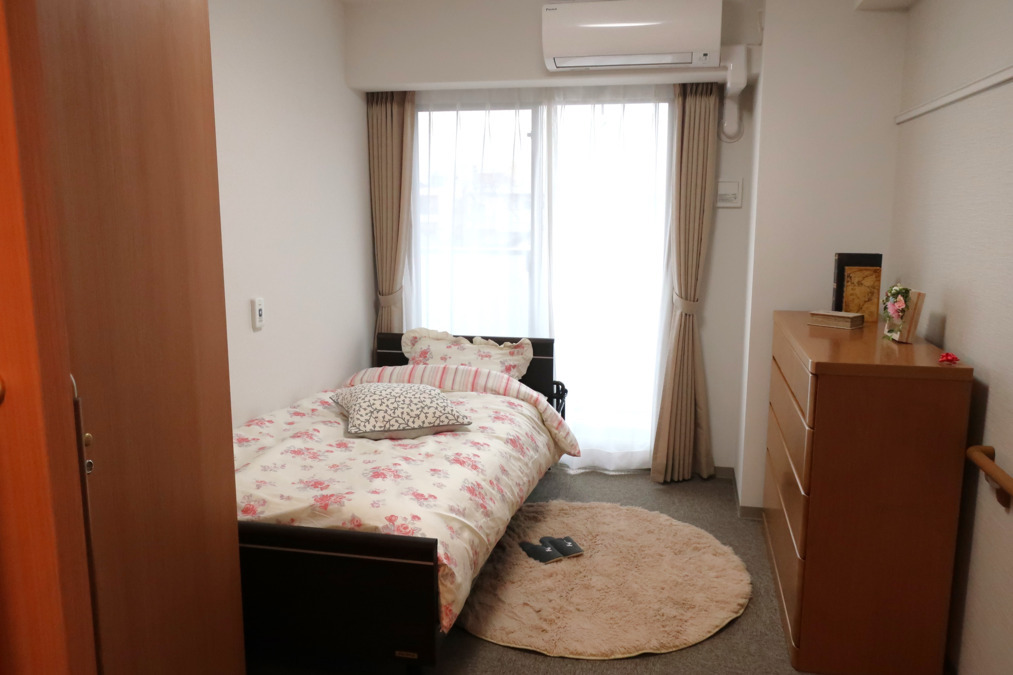 ミモザ川崎稲田堤グループホームの写真2枚目：ご利用者の居室です。私達は、その人らしさを大切にしたケアの提供に尽力して参ります