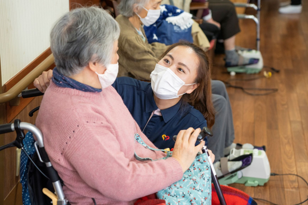 セントケア大月榮町（看護師/准看護師の求人）の写真2枚目：お仕事の内容は、バイタルチェック、お薬の管理、入浴後の処置などになります。