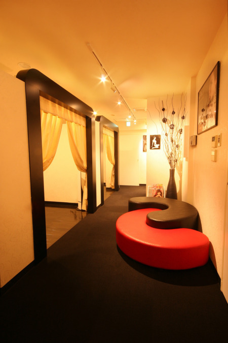 小顔コルギプレミアムサロン THE FACEの写真3枚目:オシャレな店内でお客様の居心地も◎