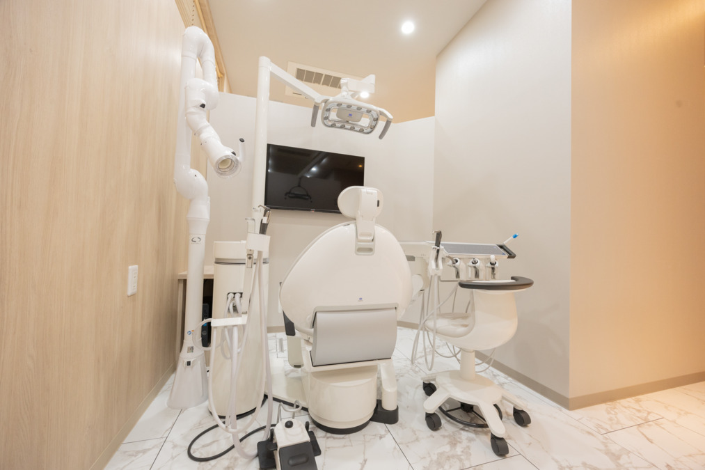 淡路町駅前ささき歯科【2025年05月01日オープン】（歯科衛生士の求人）の写真5枚目：内観３
半個室ユニット２
将来的に6台まで増設可能です