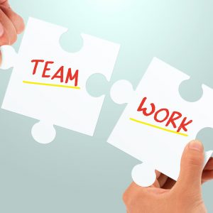 最近よく聞く多職種協働、欠かせない2つのスキルとは?