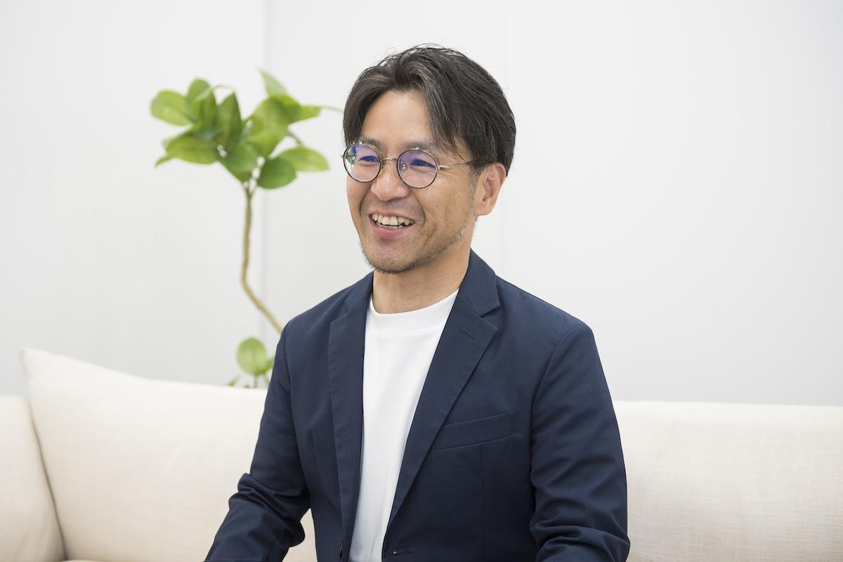 インタビューにこたえる公費事業部事業部長 Aさん