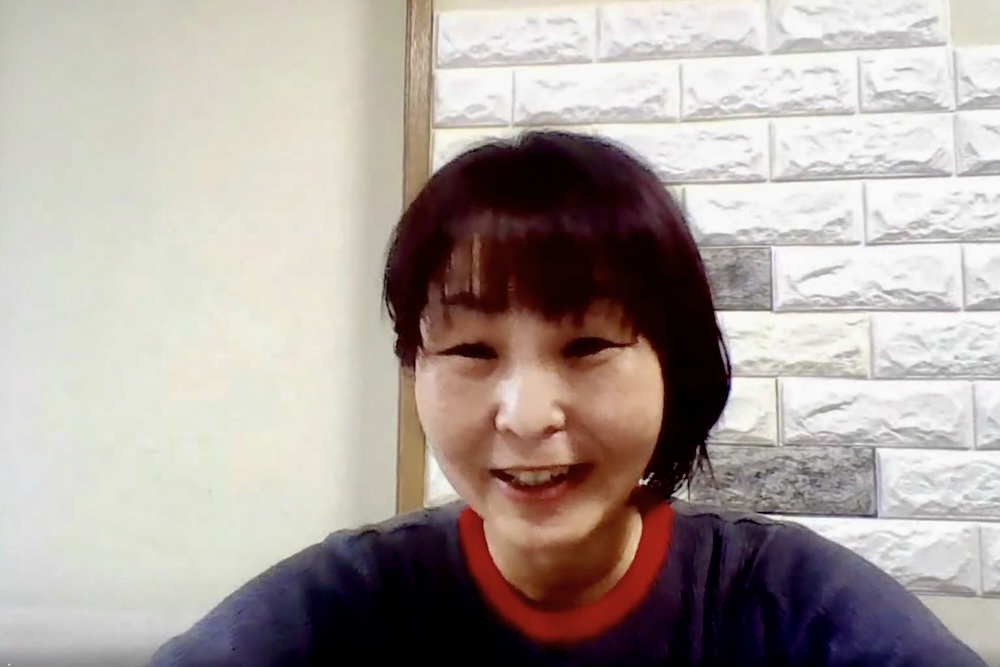 インタビューに答える蔭西さん