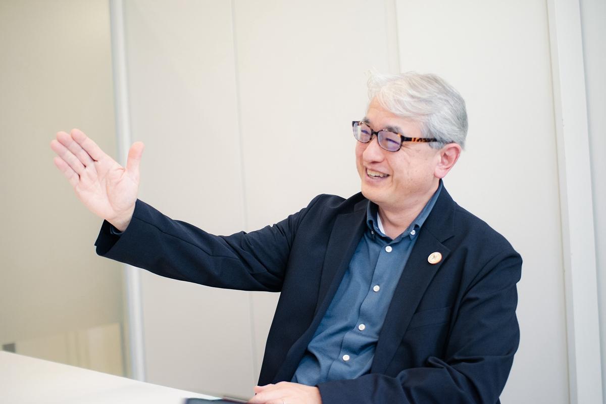 高橋先生_取材風景2