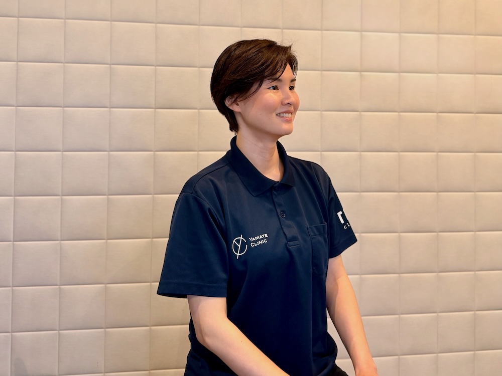 インタビューにこたえる堂園森恵さん