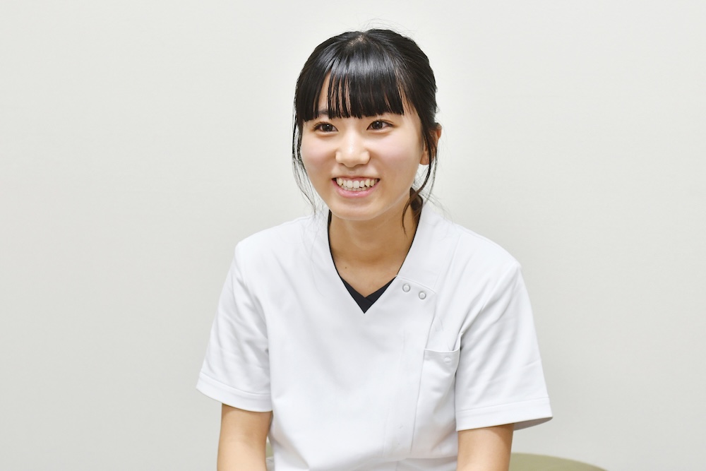 インタビューにこたえる五十嵐さん