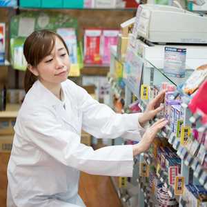 調剤補助員とは? 調剤事務員との違い・ピッキングなど可能になった業務内容について