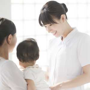 【2019年最新版】助産師とは?仕事内容、なり方、働く場所、給料などを徹底調査