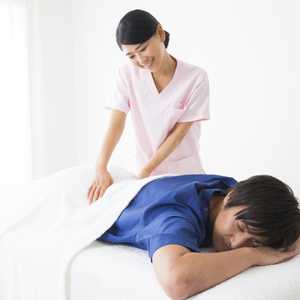 【2019年最新版】整体師/セラピストの資格、仕事内容、給料、国家資格職との違い、開業などについて
