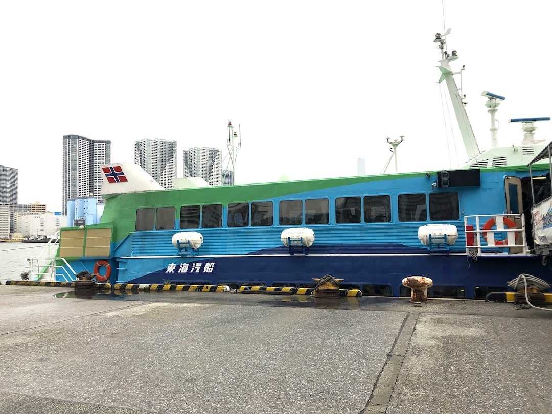 大島行きの高速ジェット船