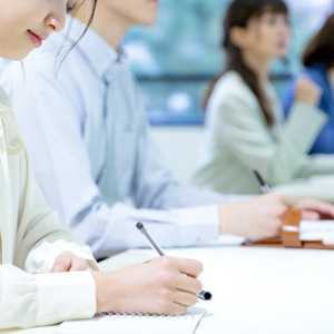 介護福祉業界への転職で20万円支給「介護職就職支援金貸付事業」とは? 2021年4月開始の新制度を紹介